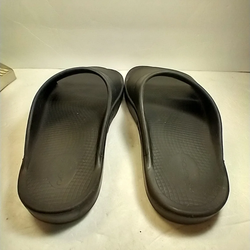 Oofos Ooahh Black Recovery Slide Comfort Sandals Men's sz 10.
